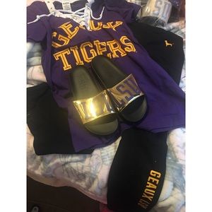 LSU love pink leggings, t-shirt, & slides